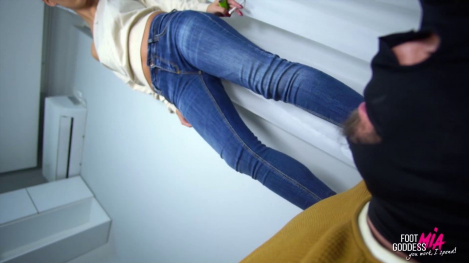 Foot Goddess Mia POV - Obey me